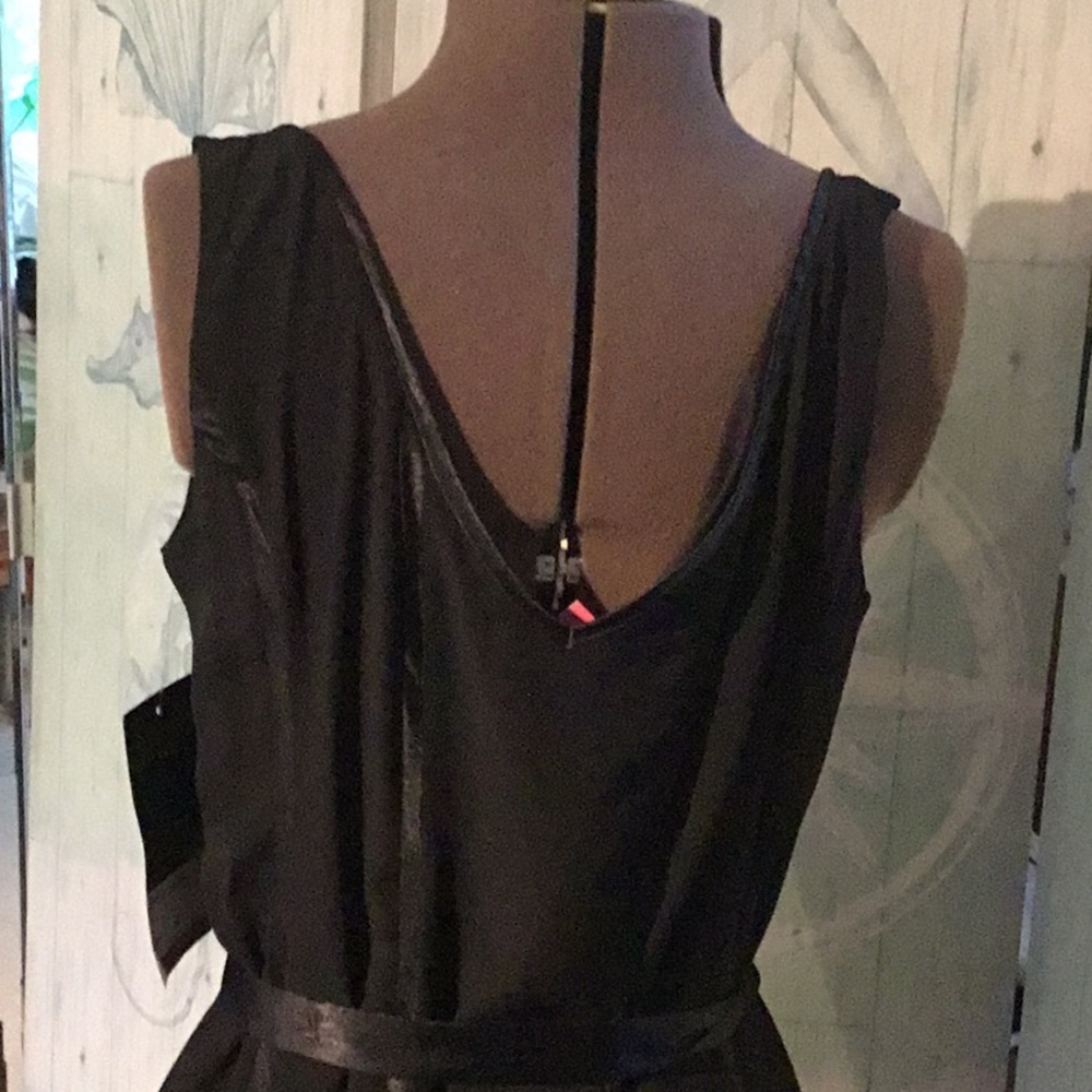 Dress - Picture 3 of 6